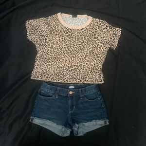 Girls cute outfit! Shorts snd top!